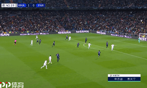 半场：海港0-0柔佛新山，陈威屡献神扑，格劳德尔逃红牌